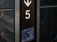 モニター付エレベーター