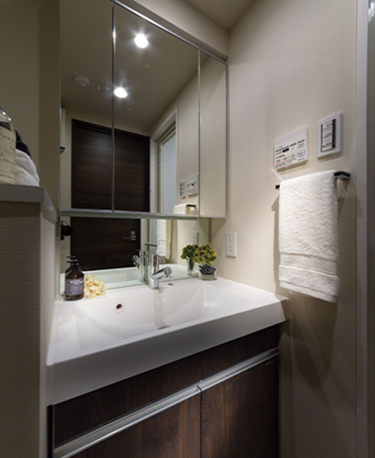 POWDER ROOM